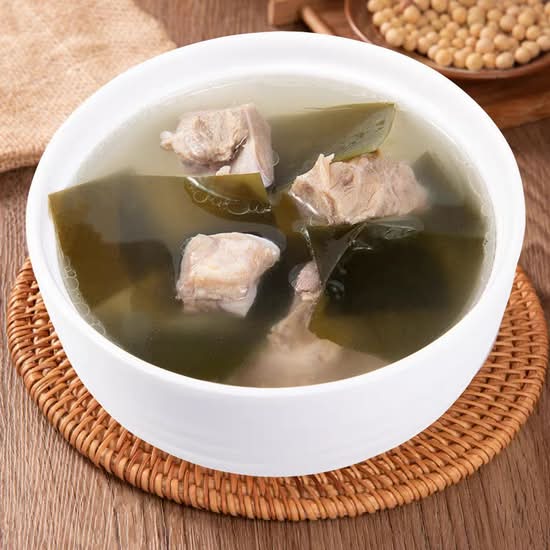 海带排骨汤 Seaweed Bone Soup